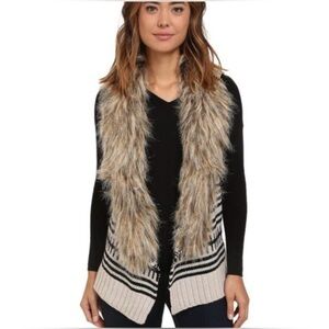 Women's Faux Fur Trim Sweater Vest